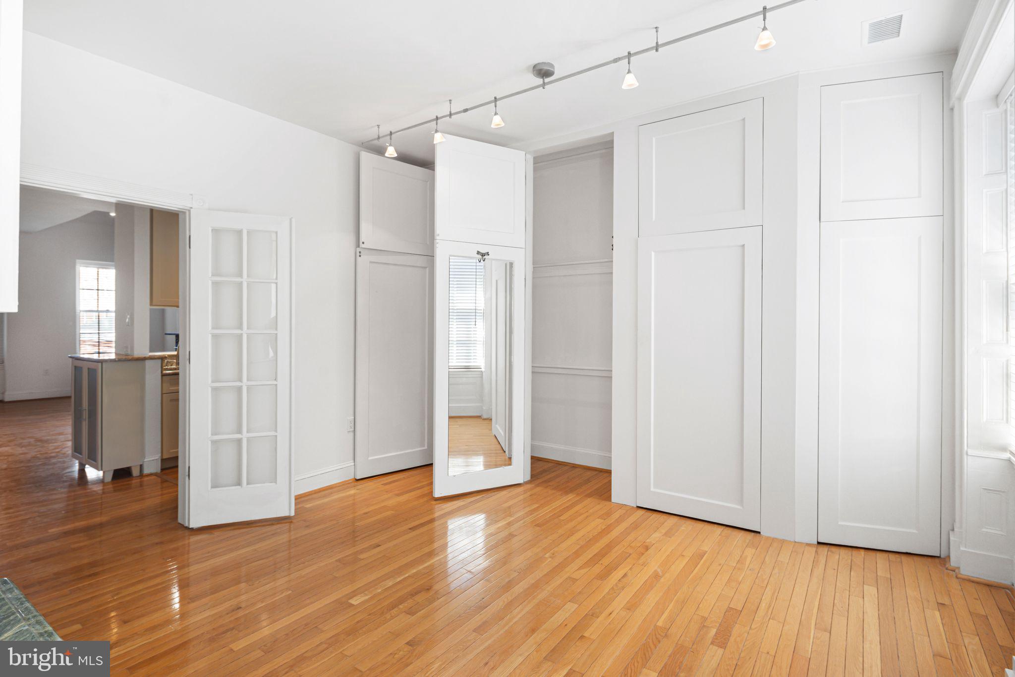 WASHINGTON SQ WEST - Residential