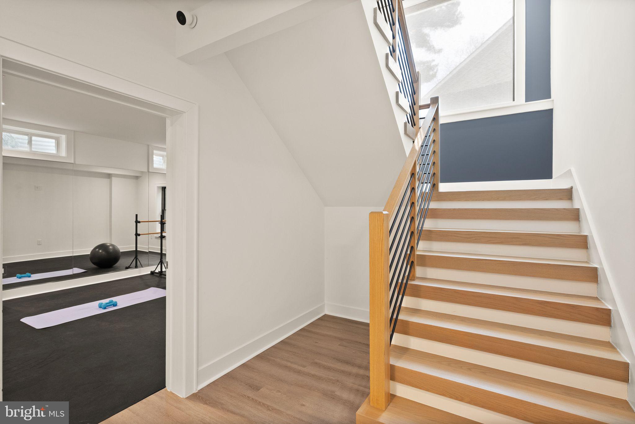 LANGLEY MANOR - Residential