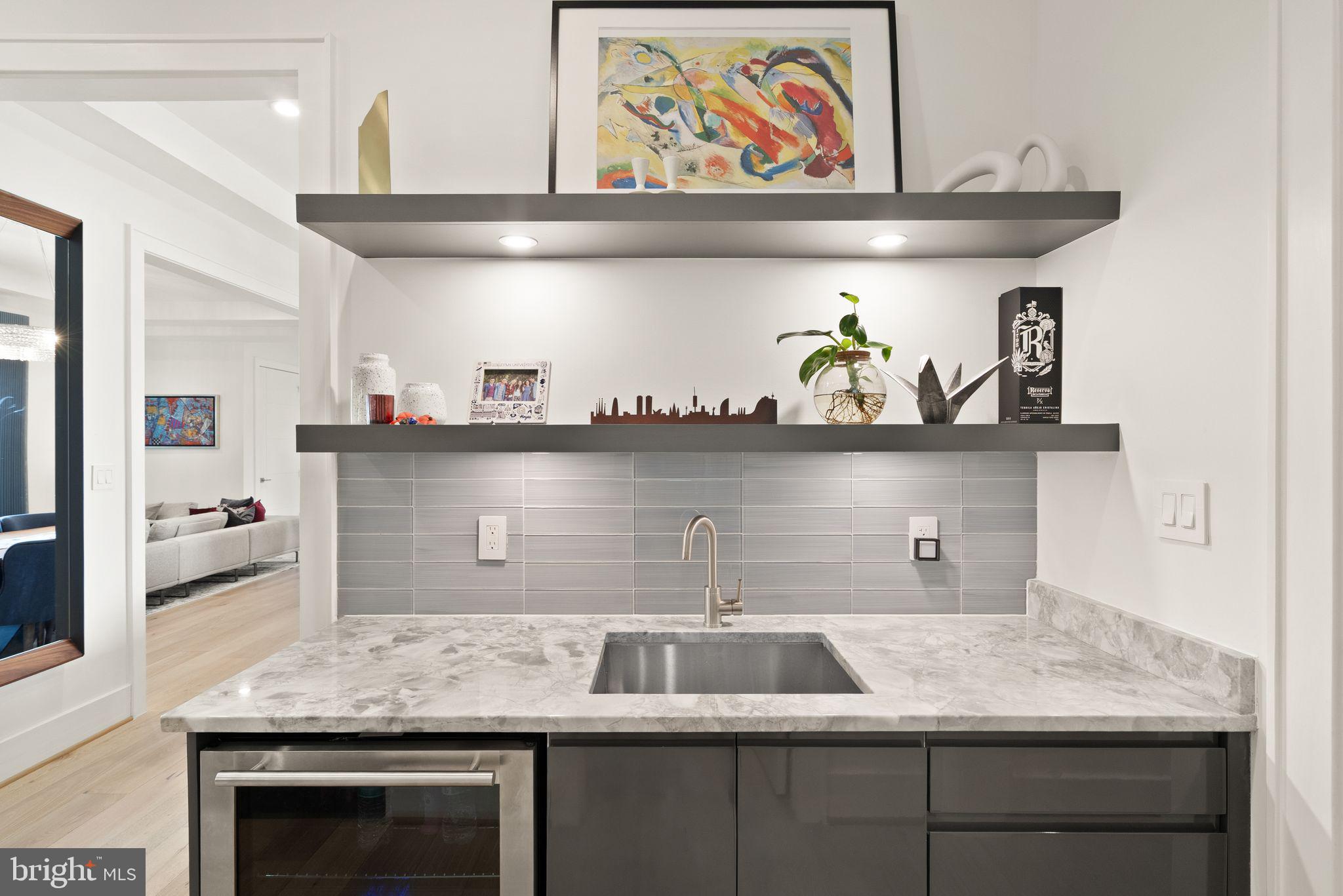 LANGLEY MANOR - Residential