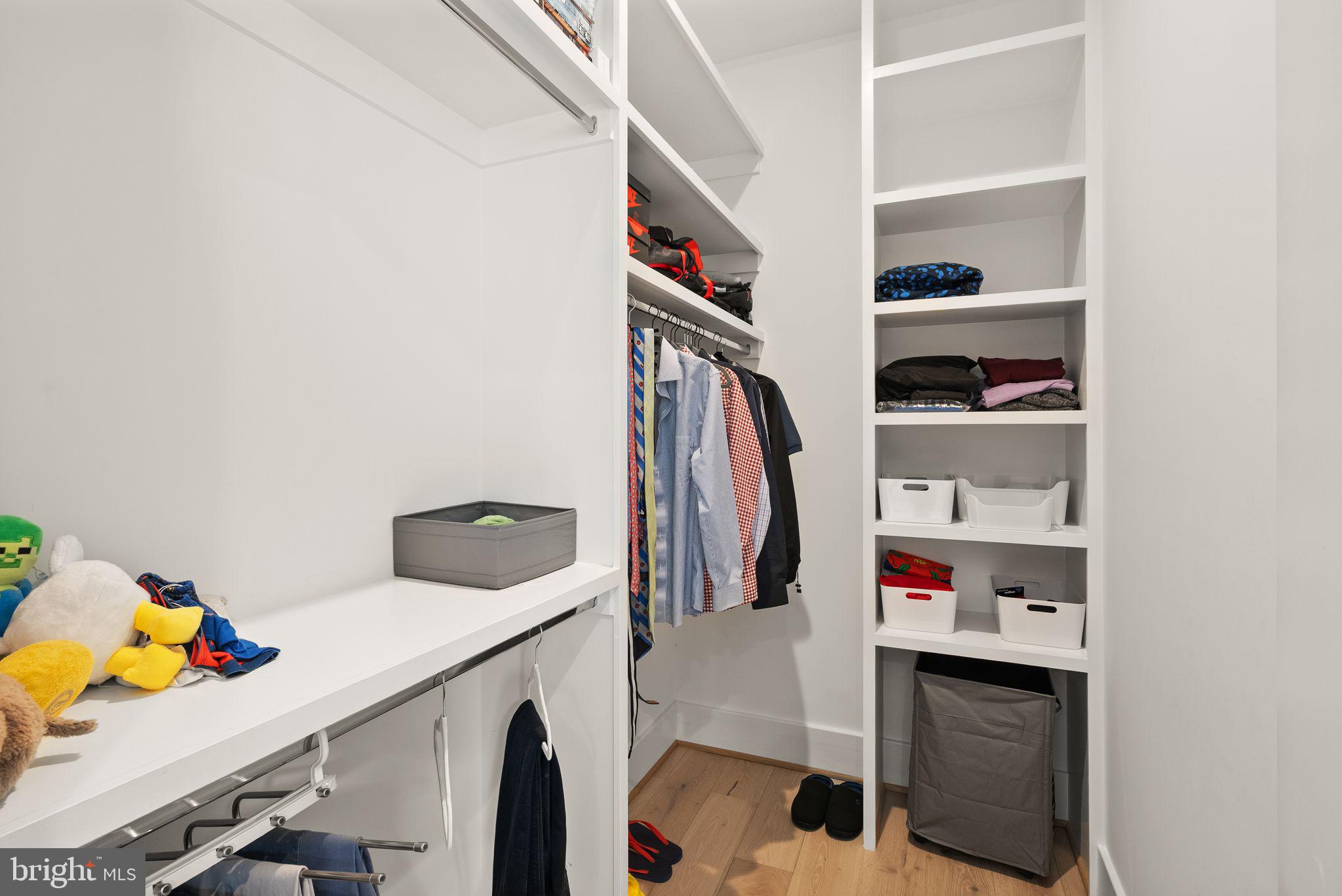 LANGLEY MANOR - Residential