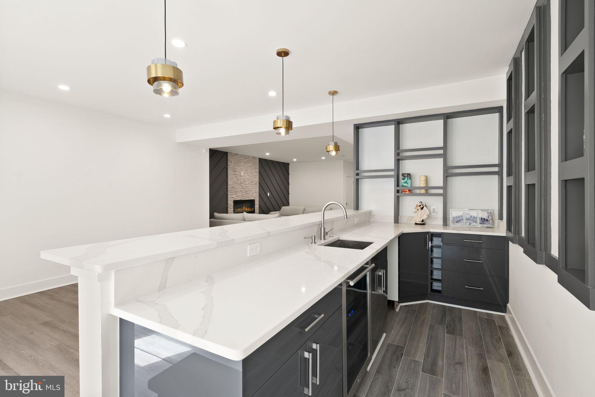 LANGLEY MANOR - Residential