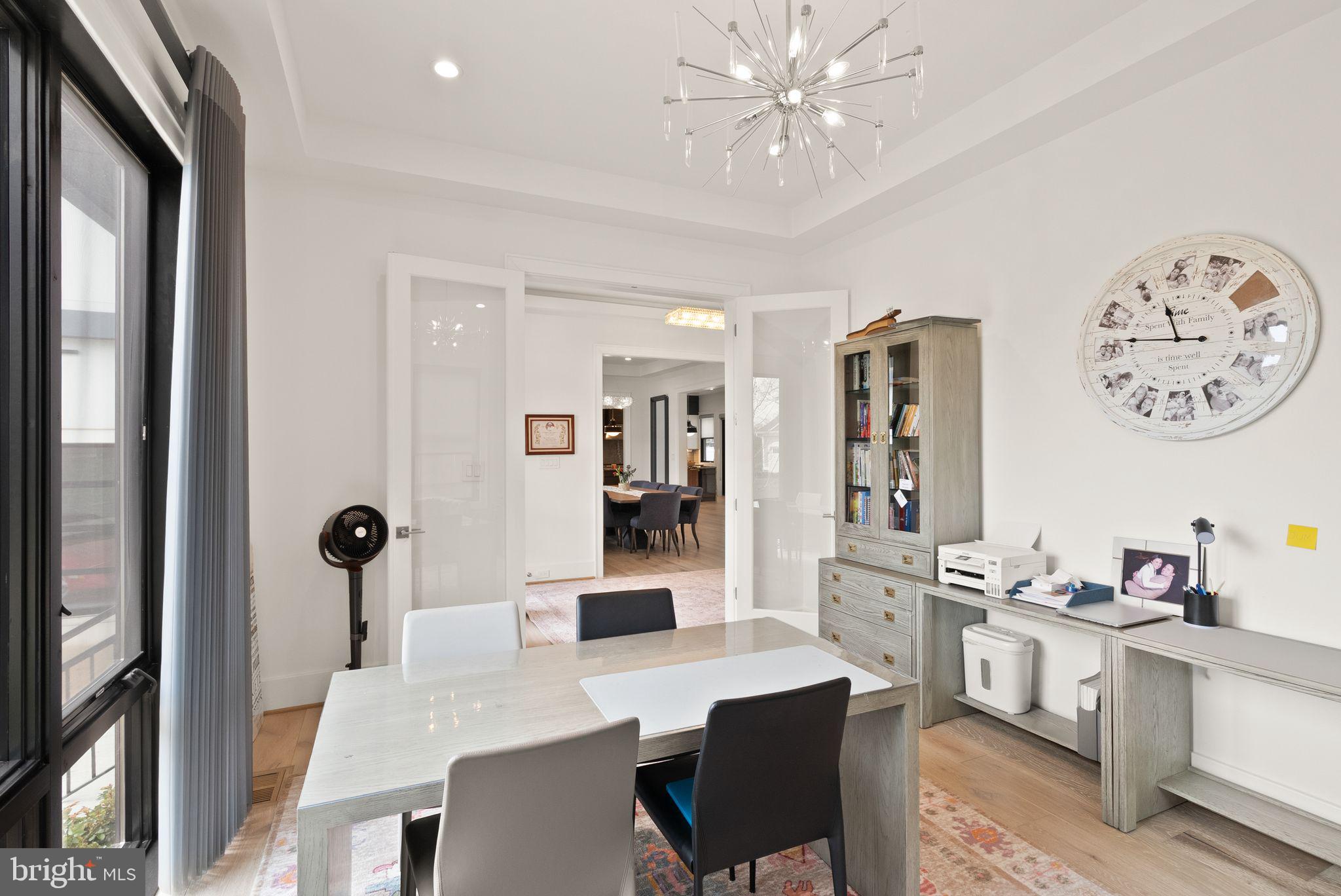 LANGLEY MANOR - Residential