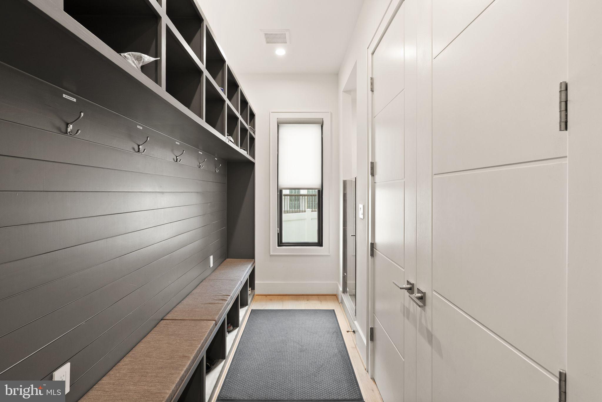 LANGLEY MANOR - Residential