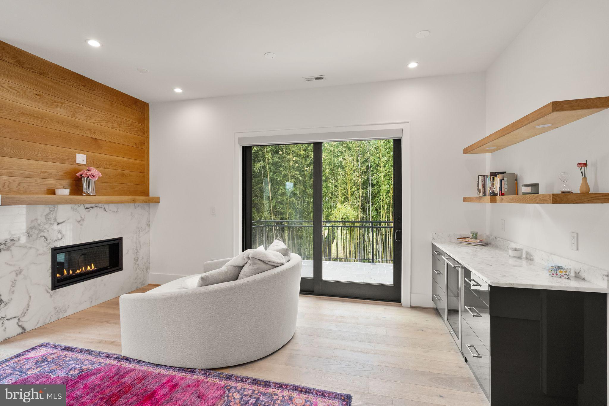 LANGLEY MANOR - Residential