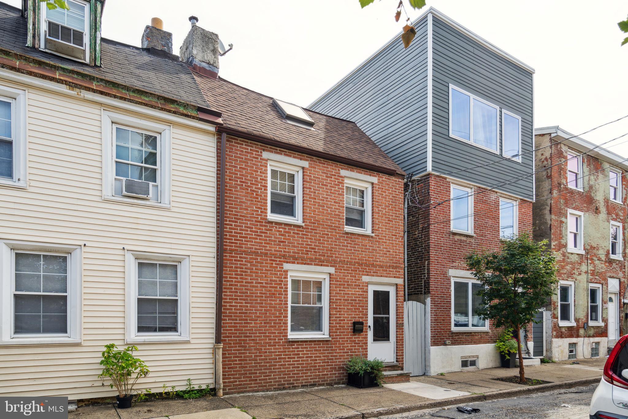 1217 E OXFORD STREET