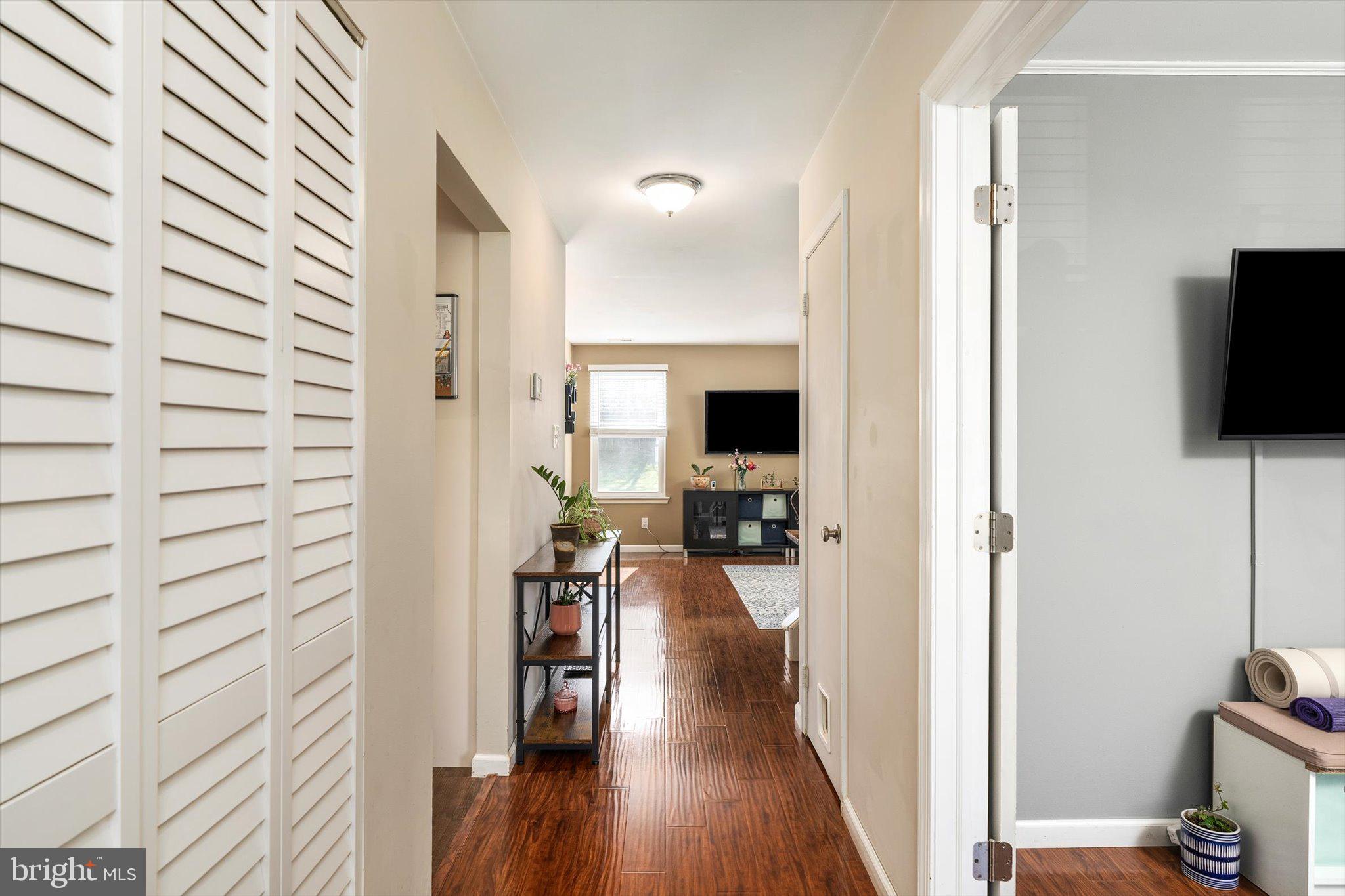 10 N HILL DRIVE