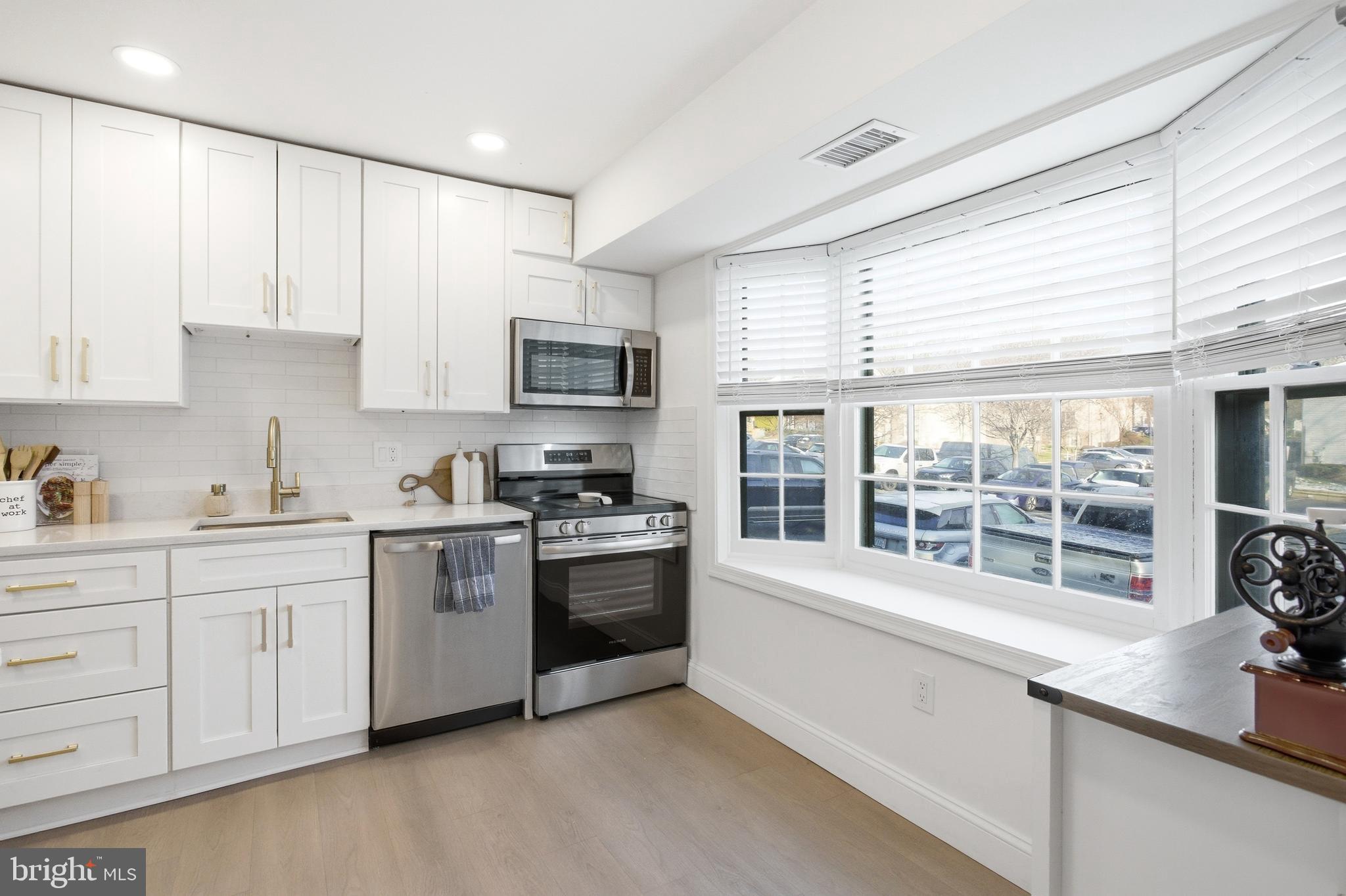 6449 BIRCH LEAF COURT