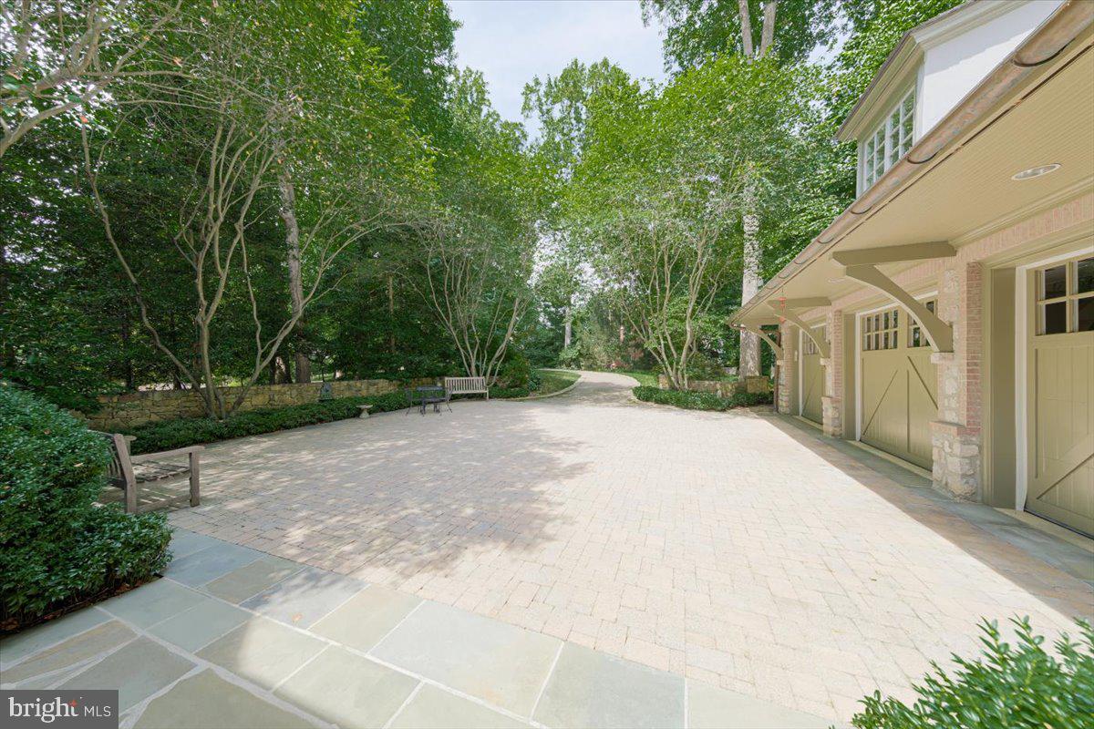 MERRY GO ROUND FARM - Residential