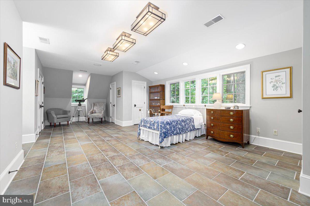 MERRY GO ROUND FARM - Residential