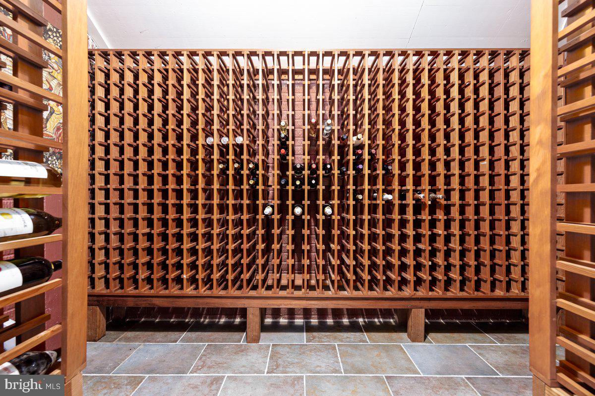 MERRY GO ROUND FARM - Residential