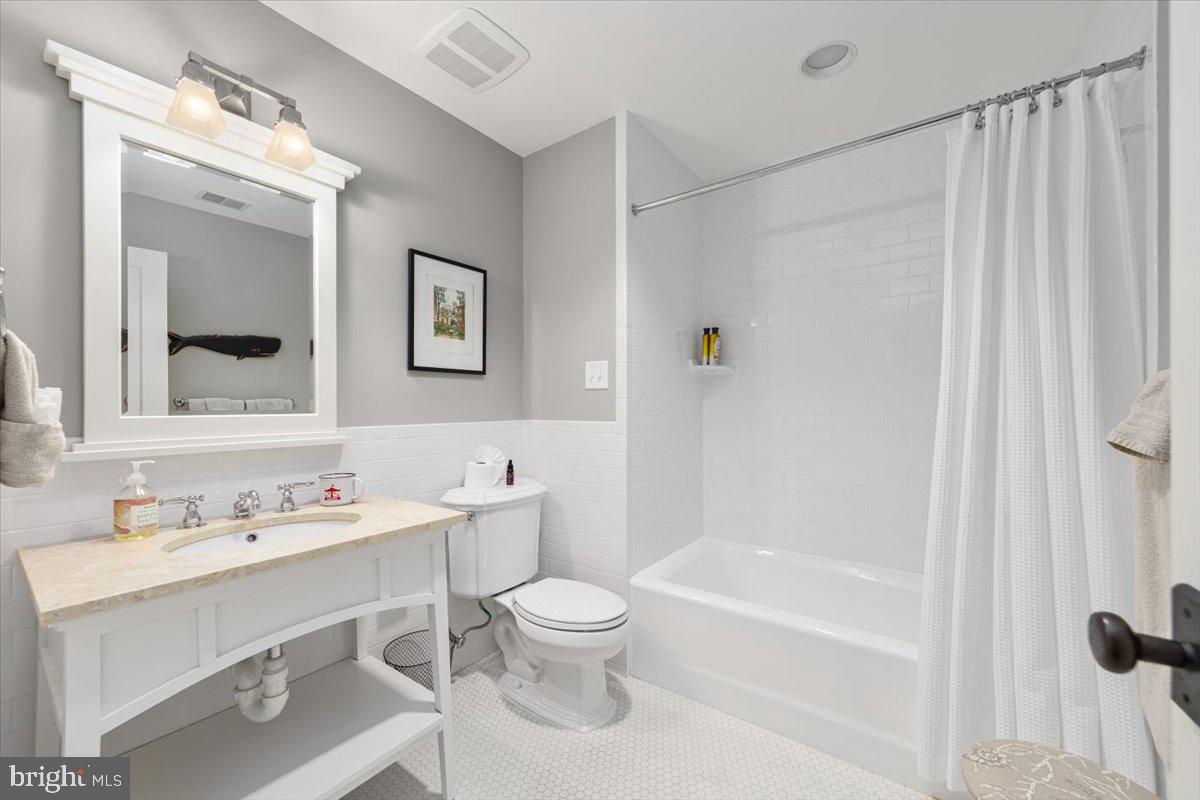 MERRY GO ROUND FARM - Residential