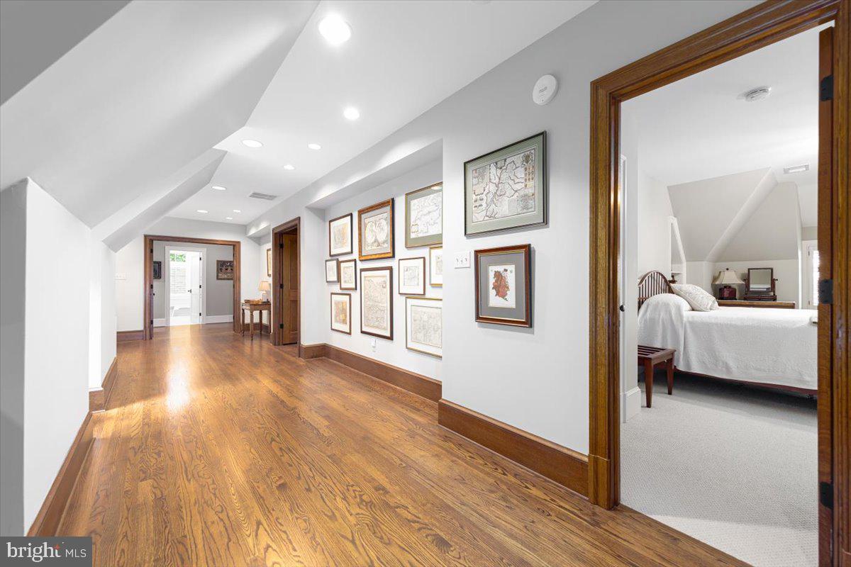 MERRY GO ROUND FARM - Residential