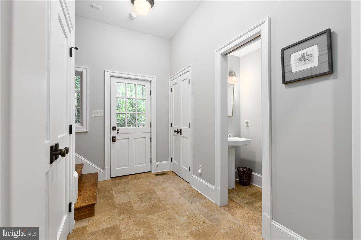 MERRY GO ROUND FARM - Residential