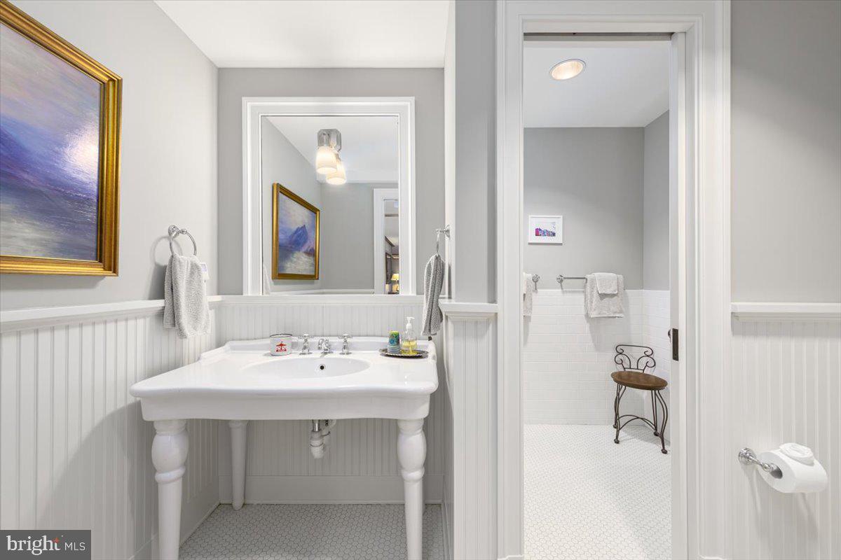 MERRY GO ROUND FARM - Residential