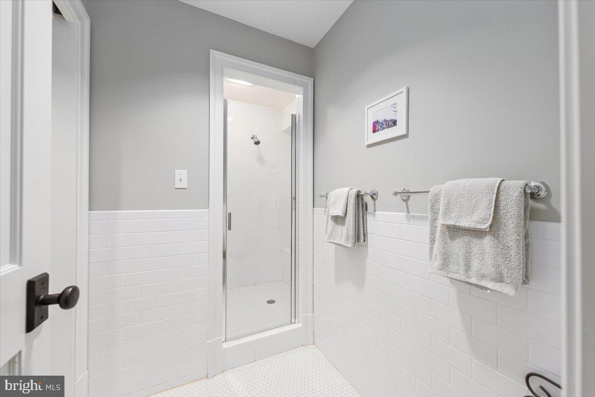 MERRY GO ROUND FARM - Residential