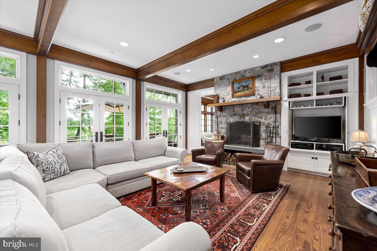 MERRY GO ROUND FARM - Residential