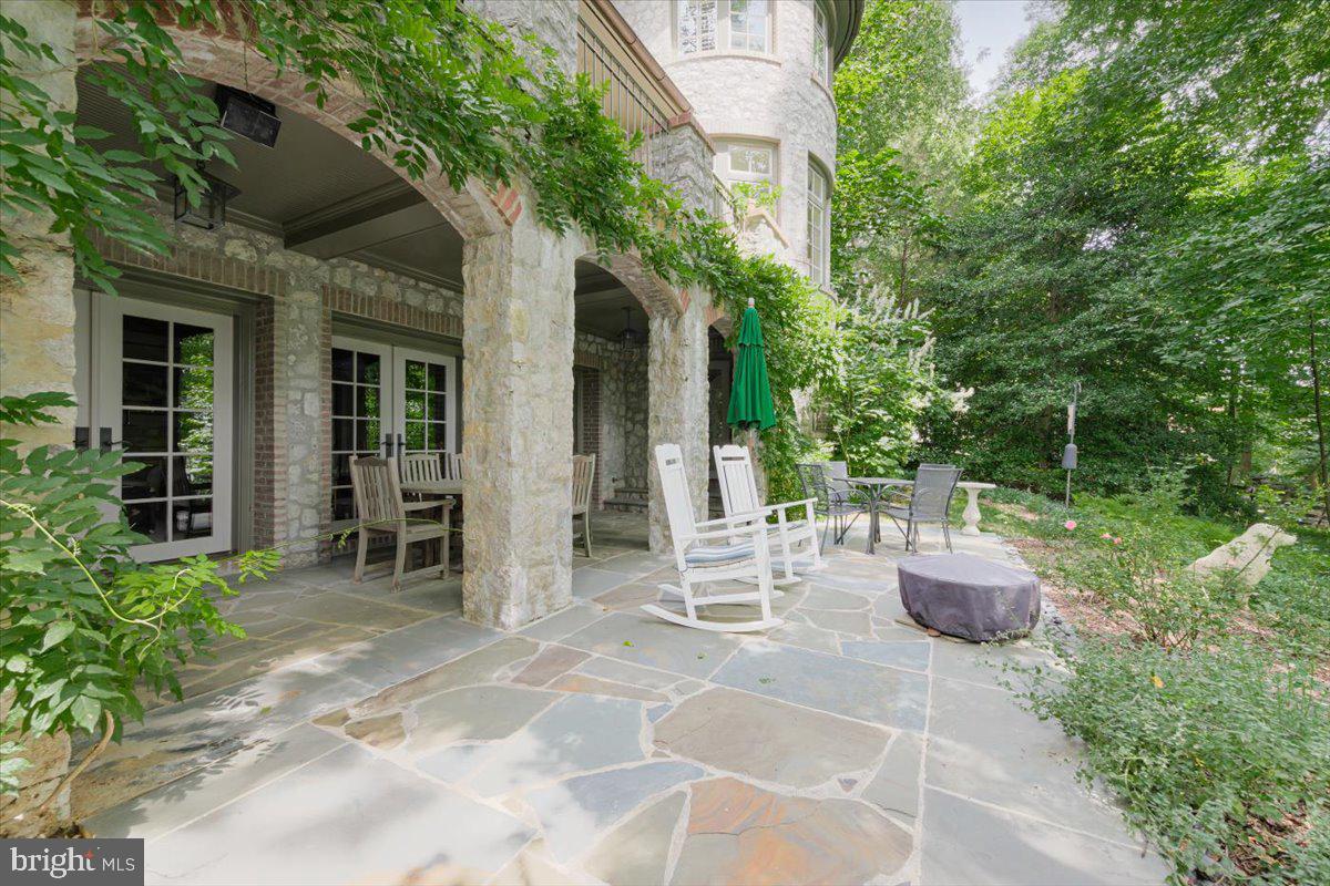 MERRY GO ROUND FARM - Residential