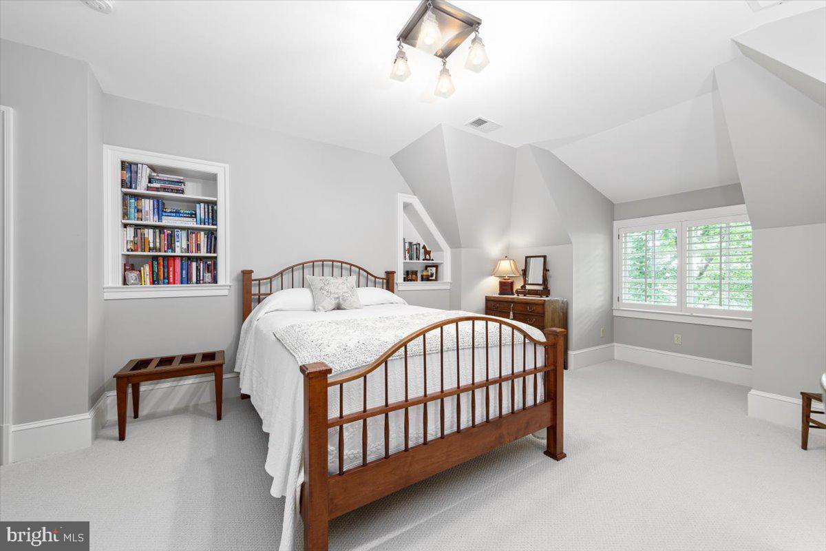 MERRY GO ROUND FARM - Residential