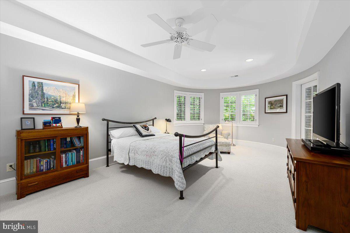 MERRY GO ROUND FARM - Residential