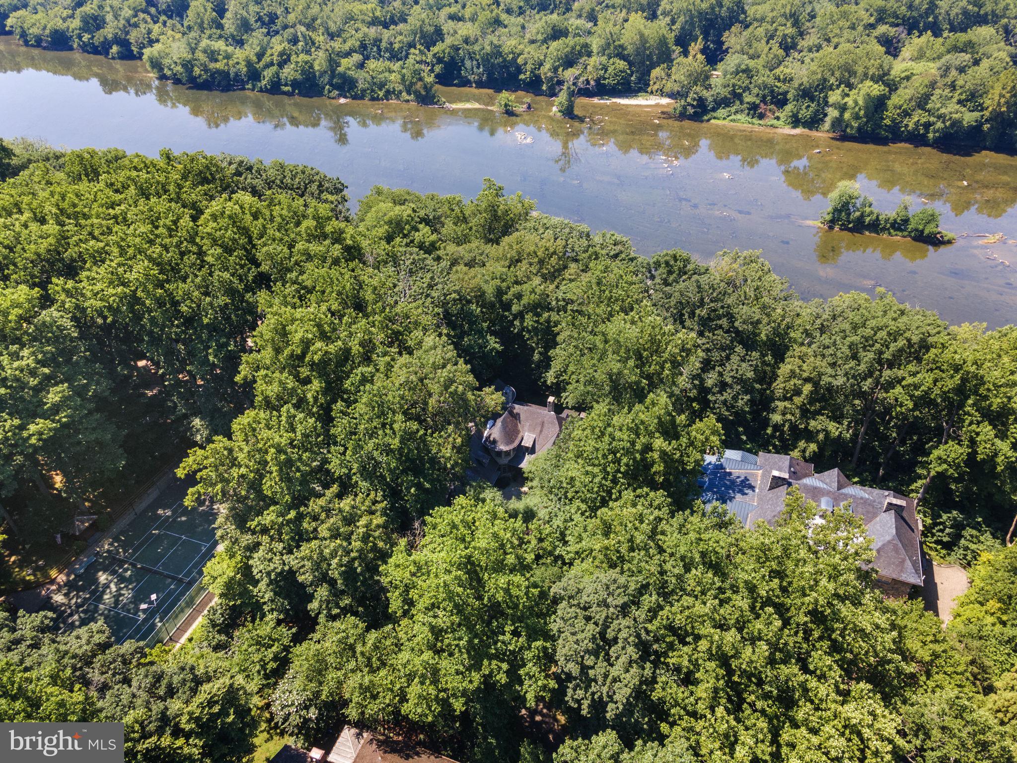 MERRY GO ROUND FARM - Residential