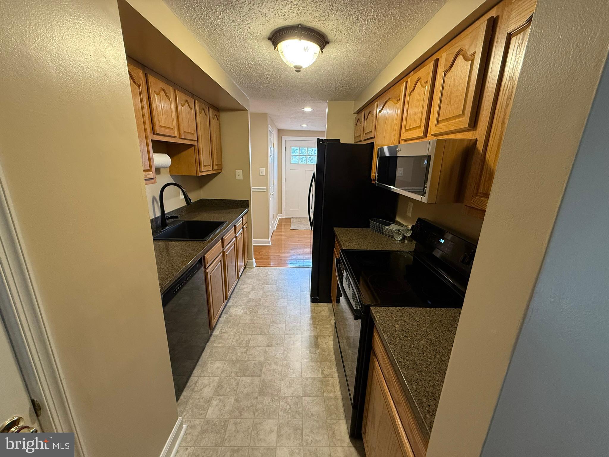 HICKORY RIDGE - Residential Lease