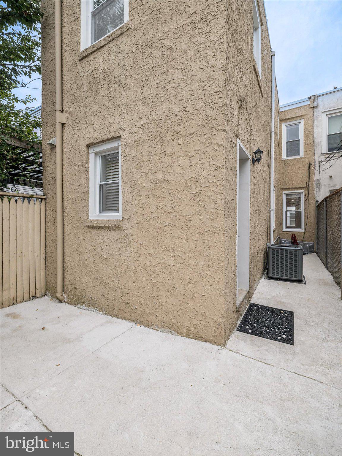 2129 OAKFORD STREET