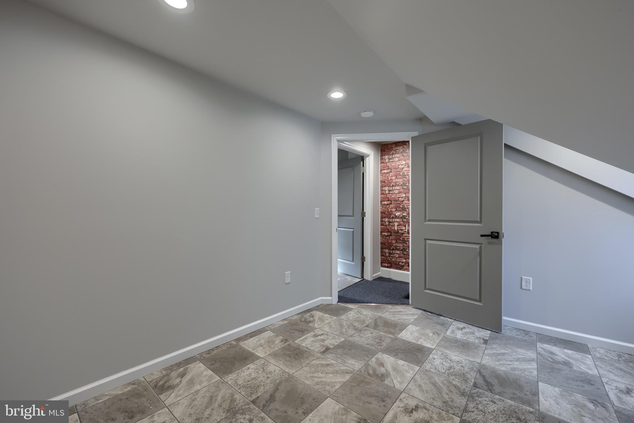 LANCASTER CITY ANNEX - Residential