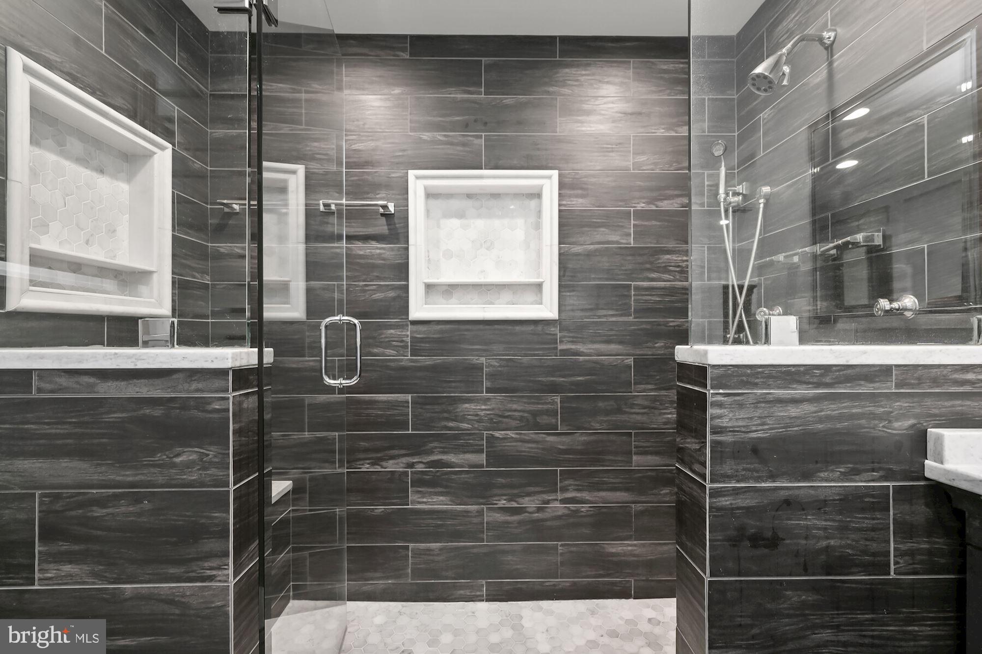 BRADLEY HILLS GROVE - Residential