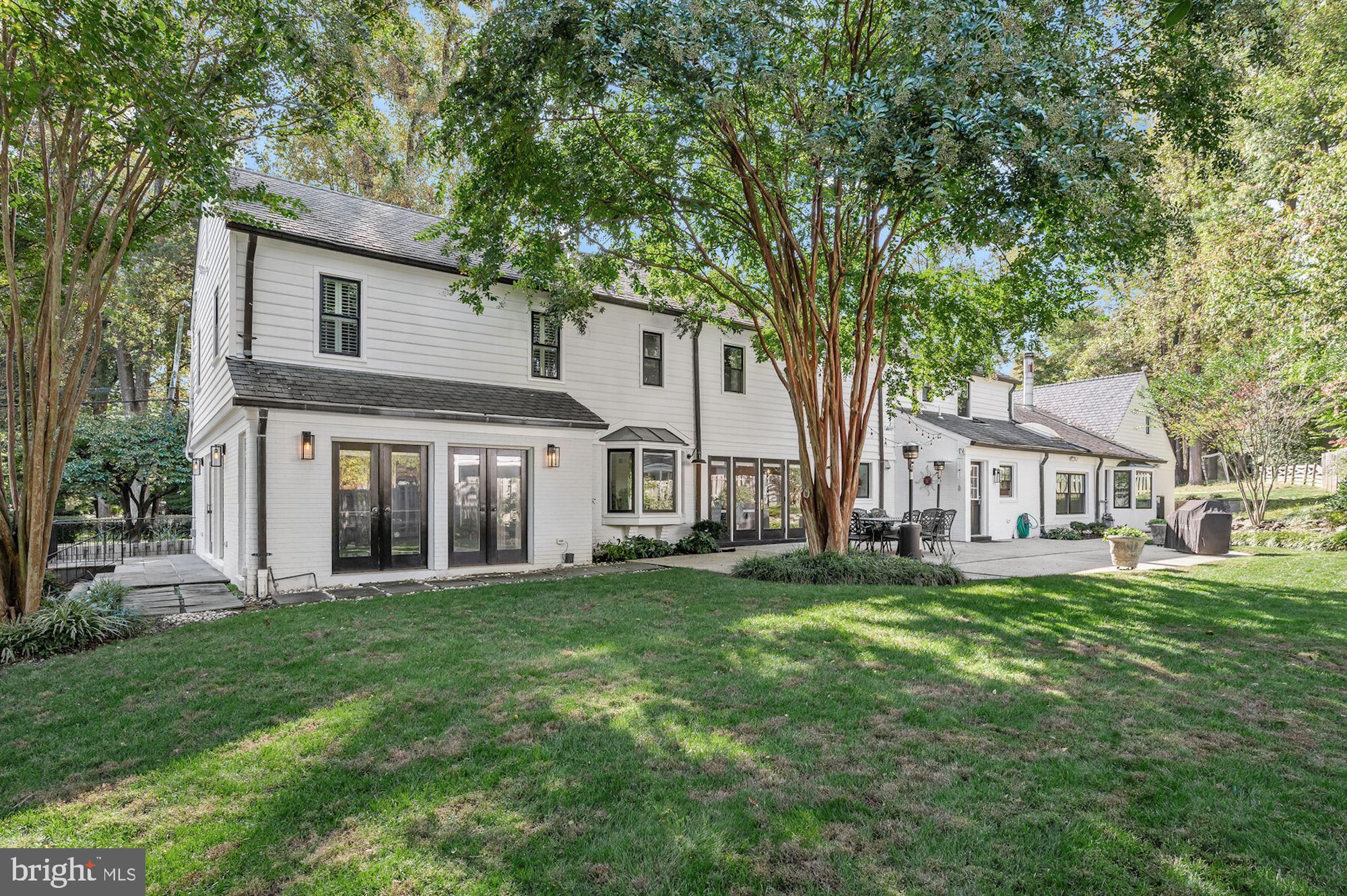 BRADLEY HILLS GROVE - Residential