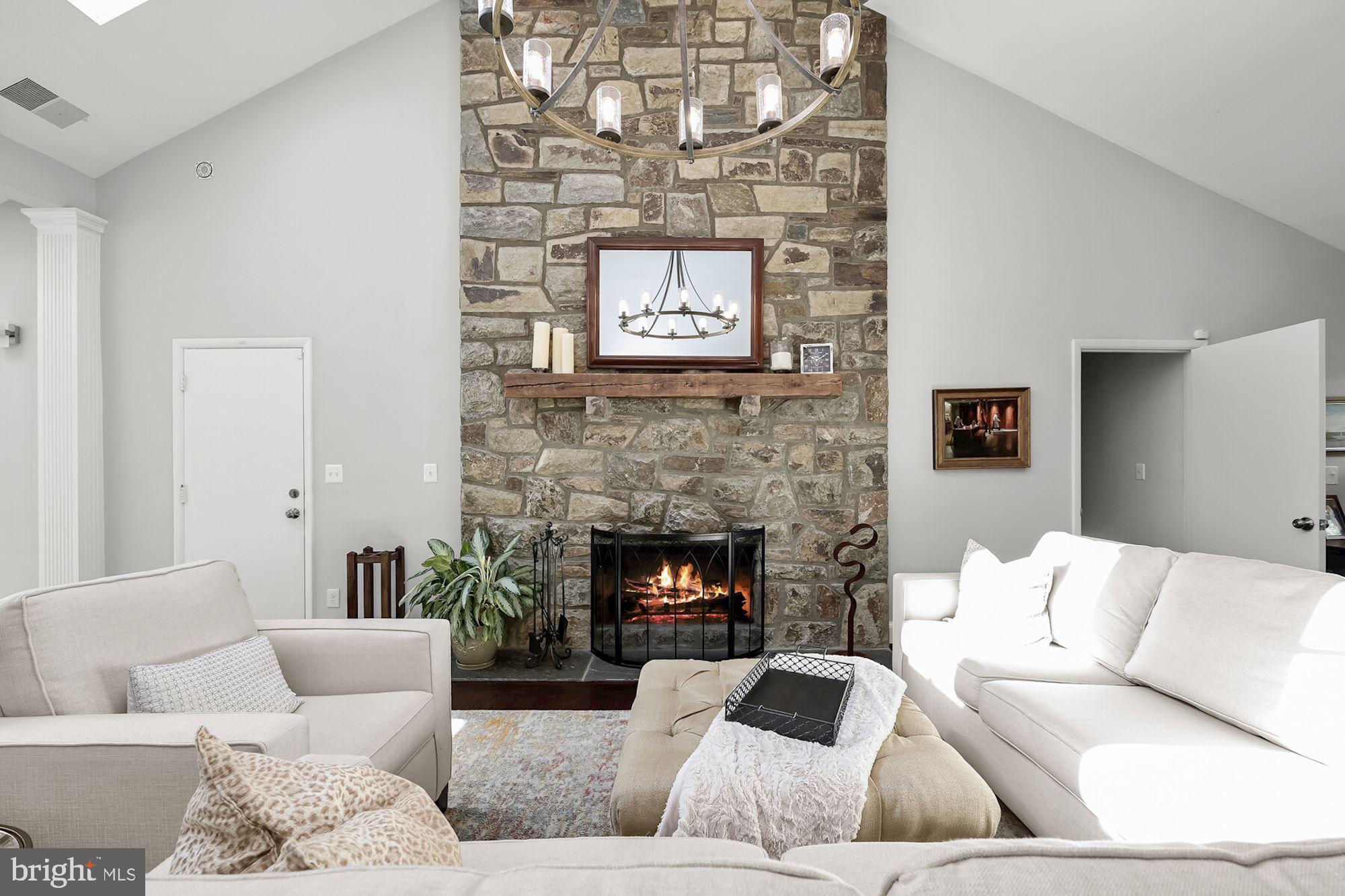 BRADLEY HILLS GROVE - Residential