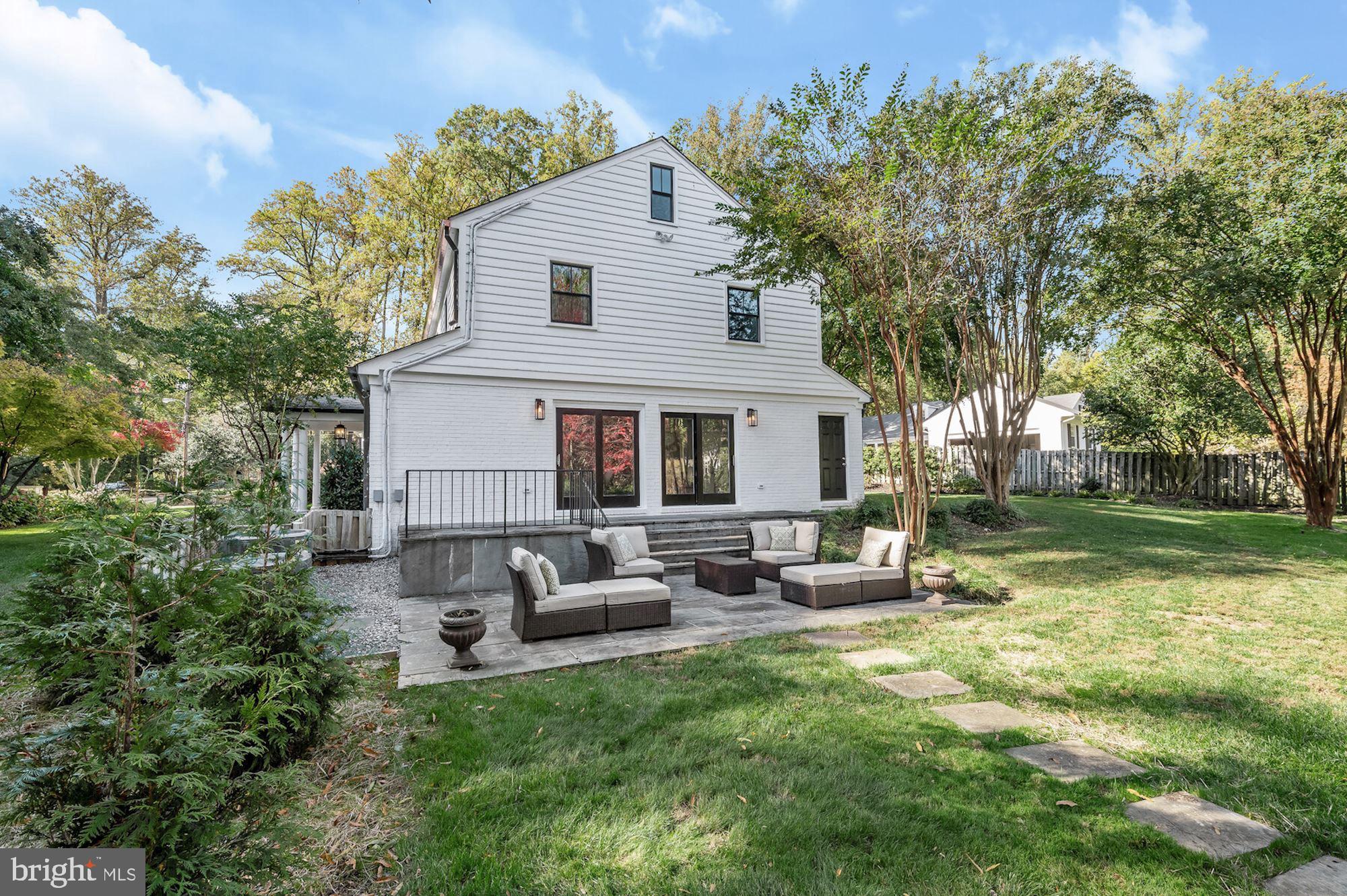 BRADLEY HILLS GROVE - Residential