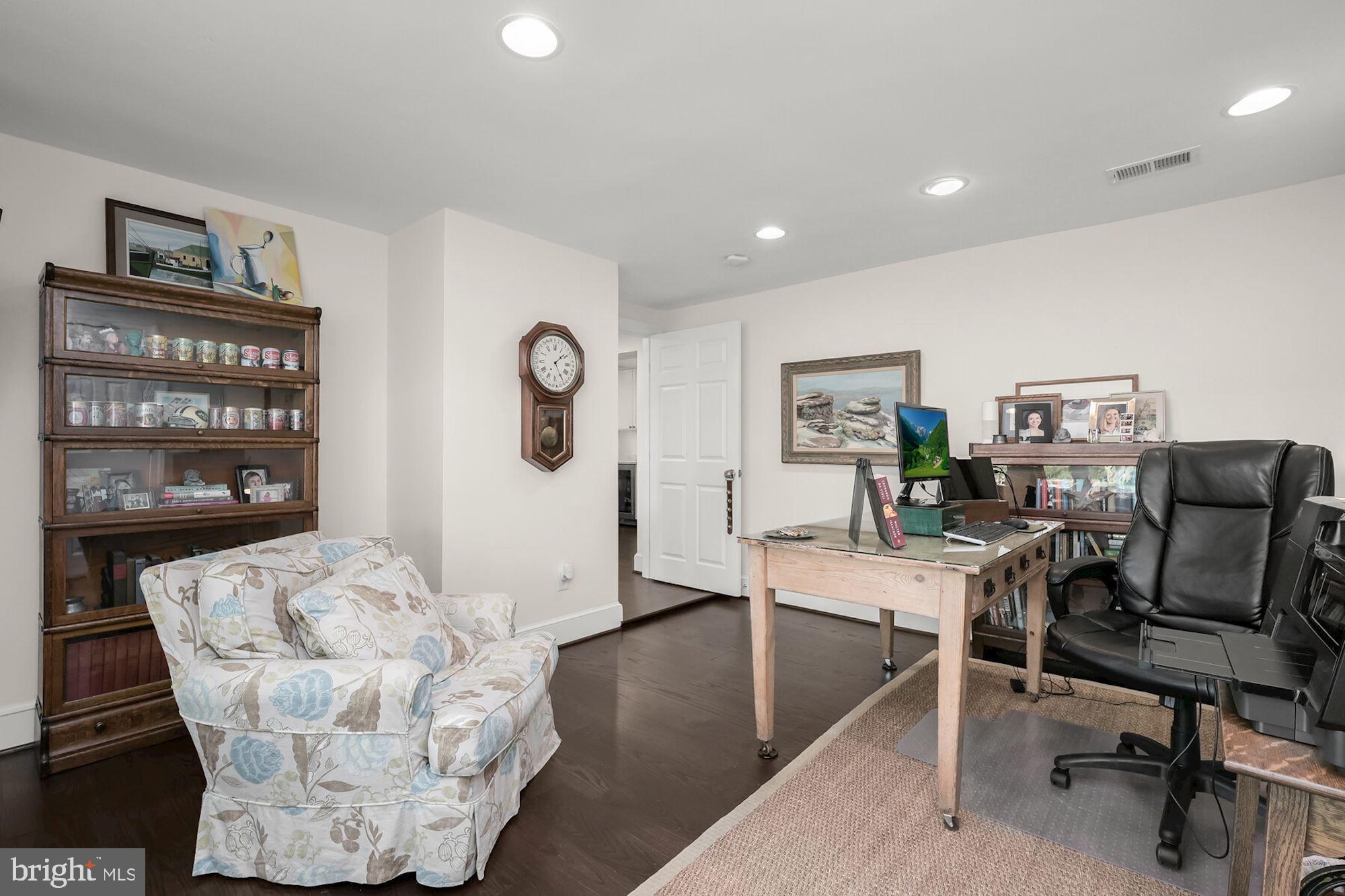 BRADLEY HILLS GROVE - Residential