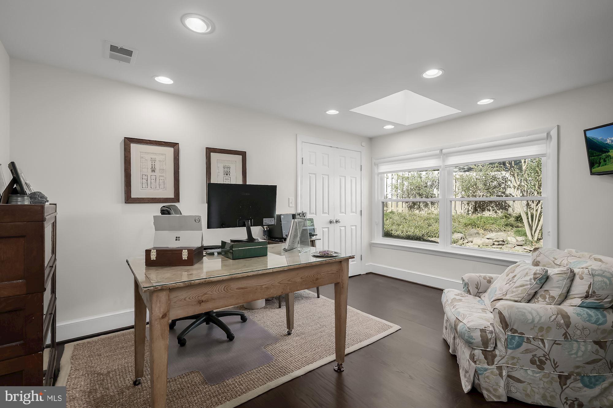 BRADLEY HILLS GROVE - Residential