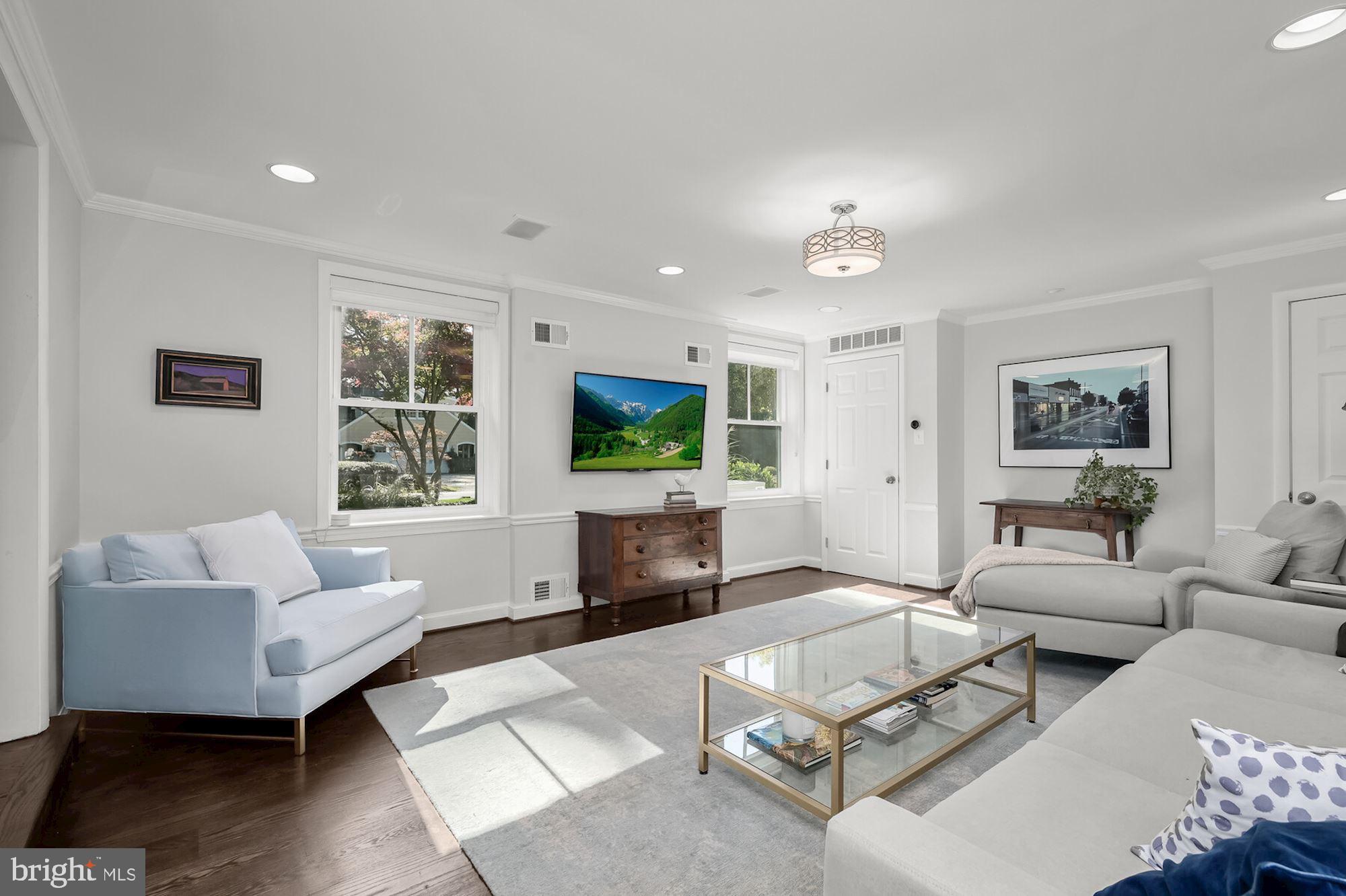 BRADLEY HILLS GROVE - Residential