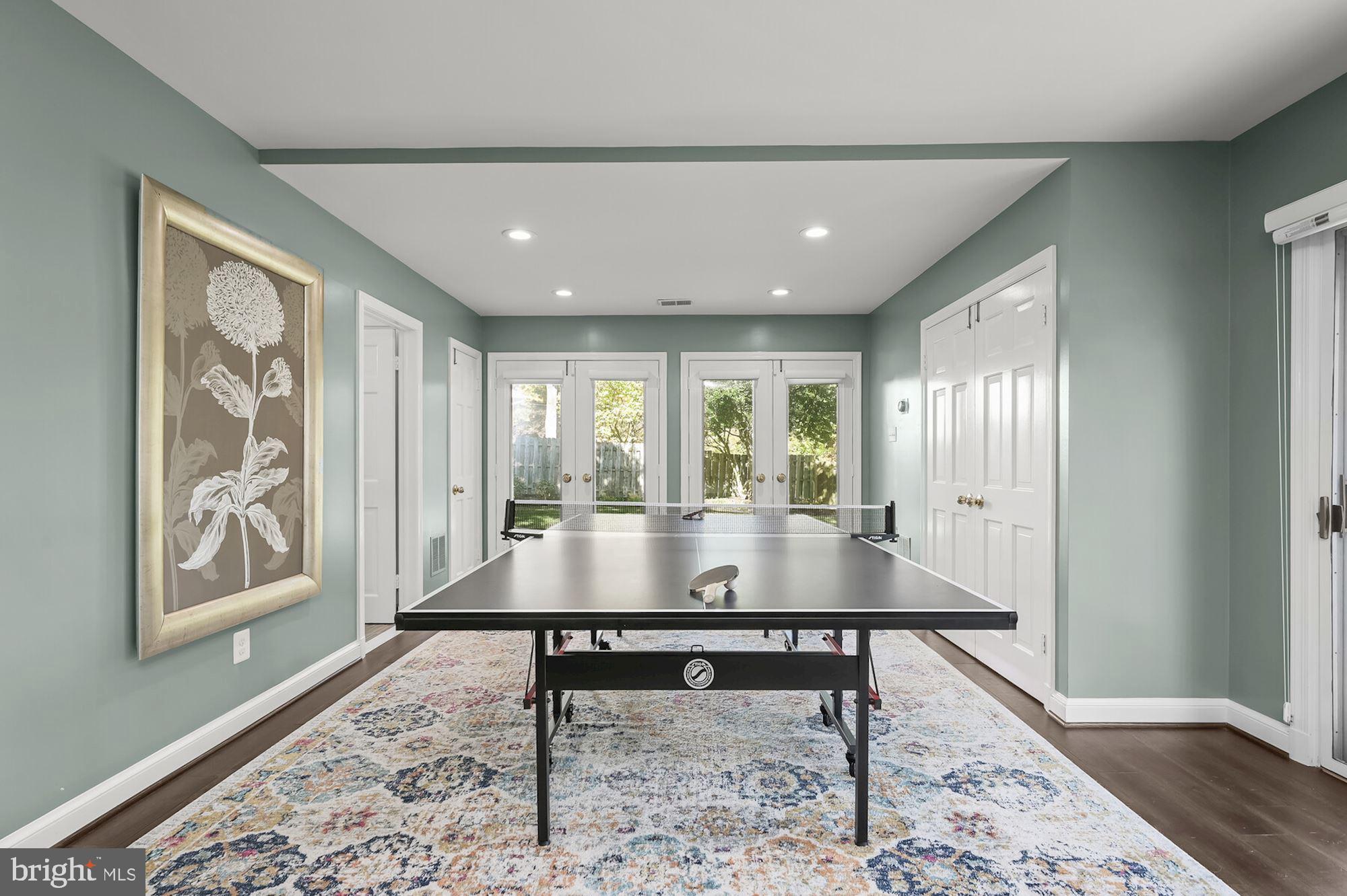 BRADLEY HILLS GROVE - Residential