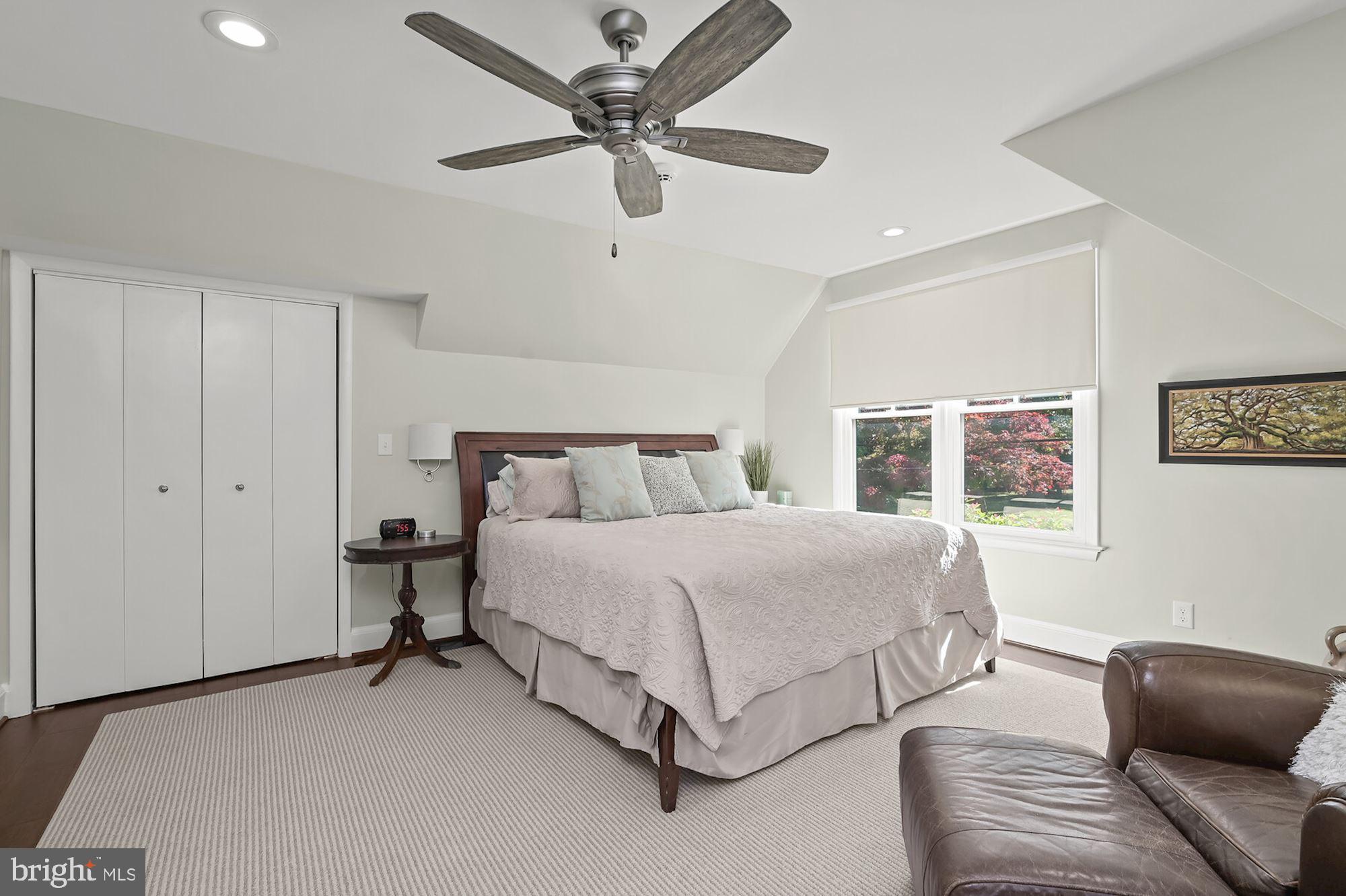 BRADLEY HILLS GROVE - Residential