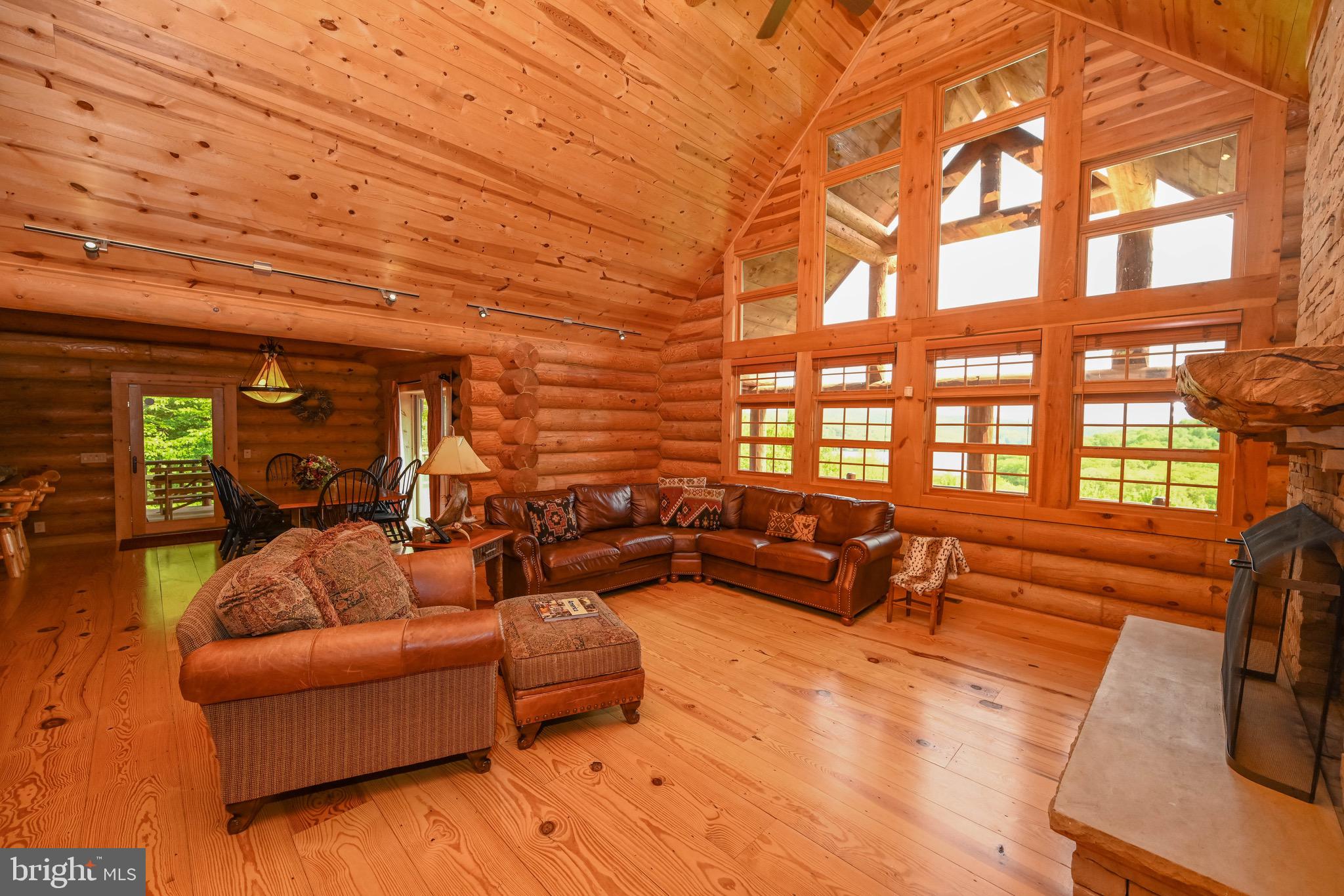 SOUTHRIDGE - Residential