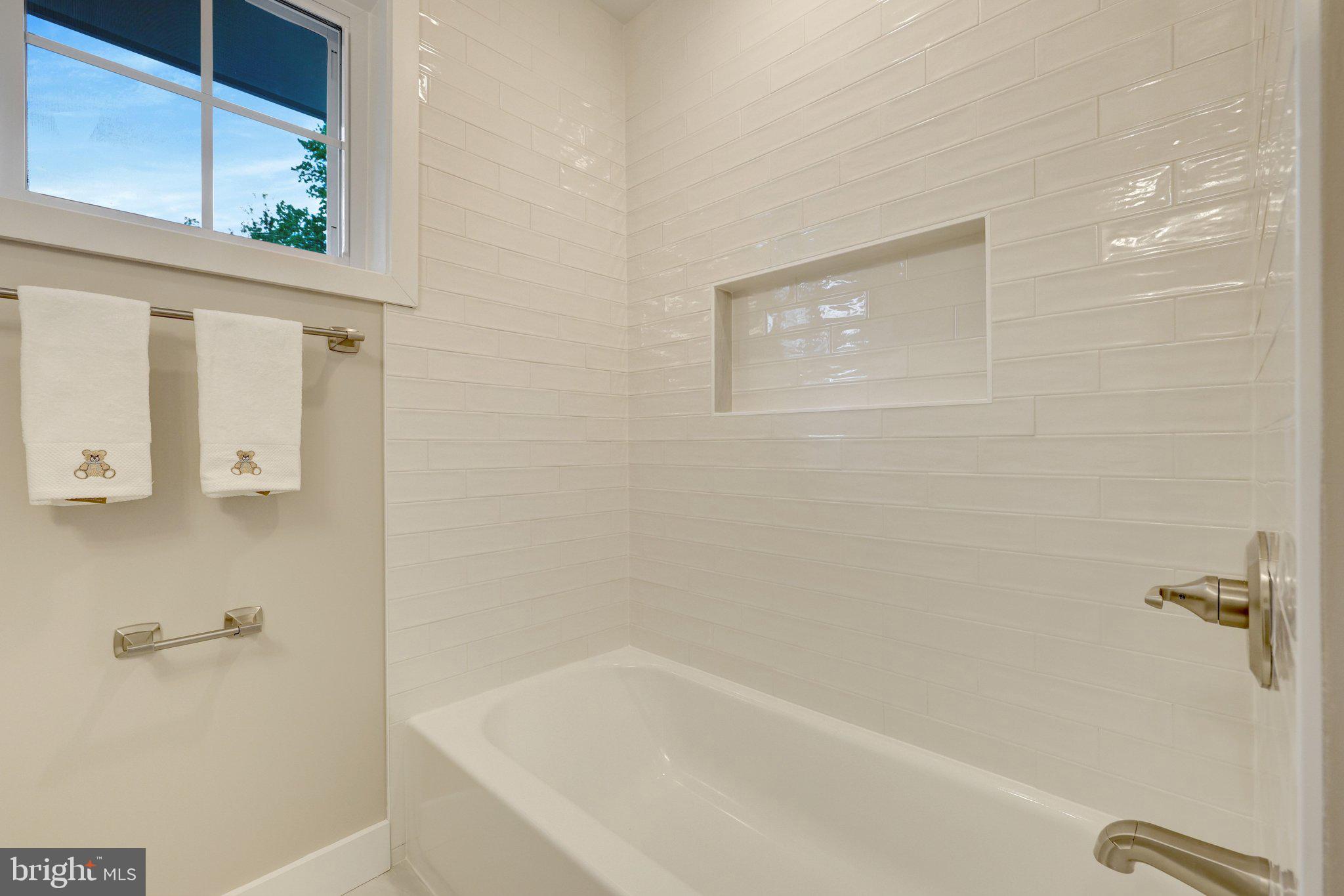 COUNTRY CLUB HILLS - Residential