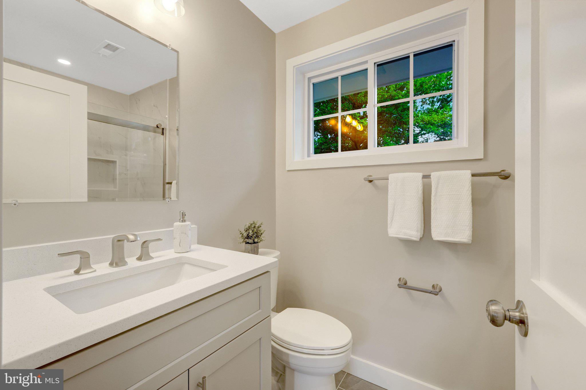 COUNTRY CLUB HILLS - Residential