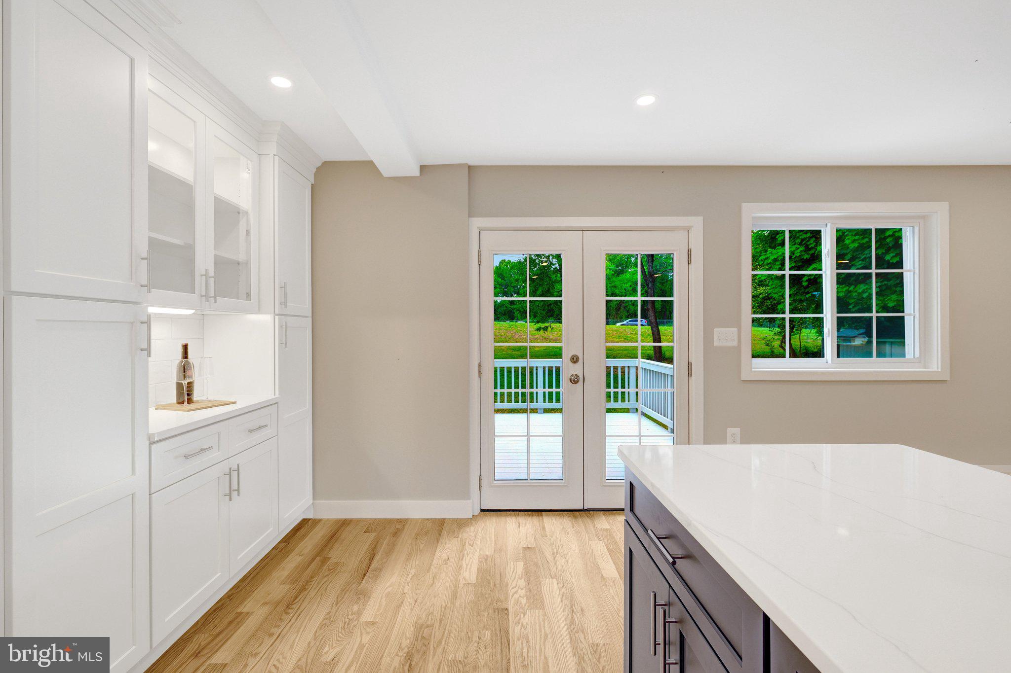 COUNTRY CLUB HILLS - Residential