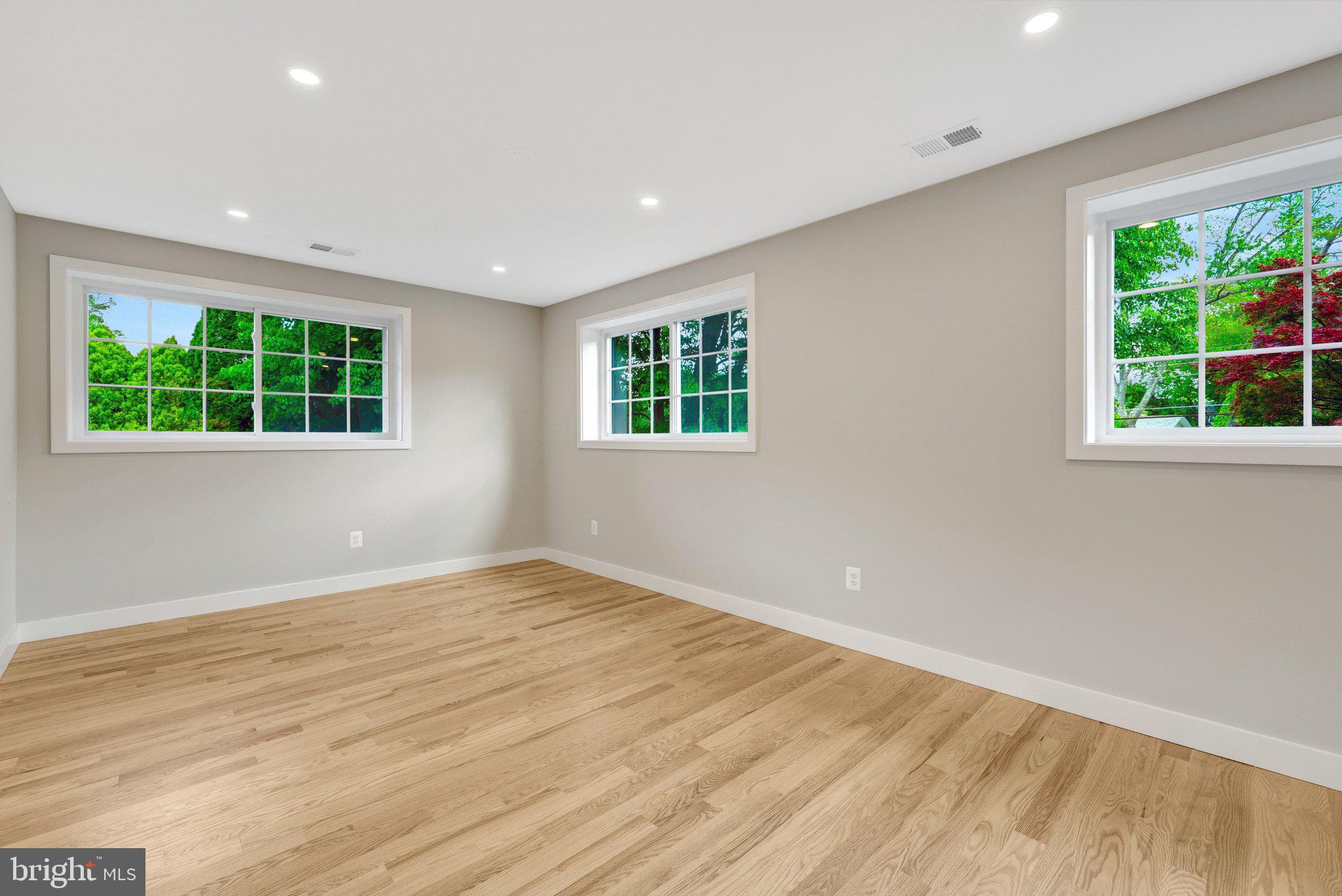 COUNTRY CLUB HILLS - Residential