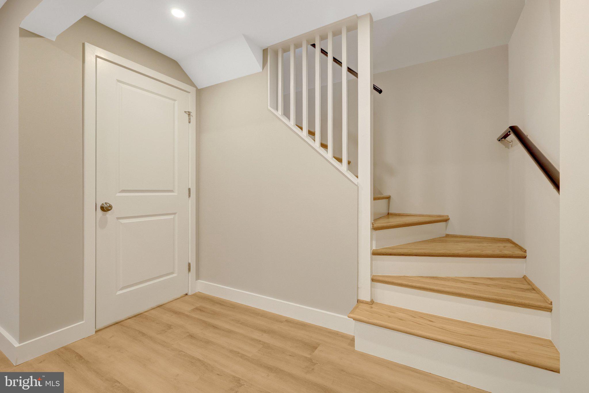 COUNTRY CLUB HILLS - Residential