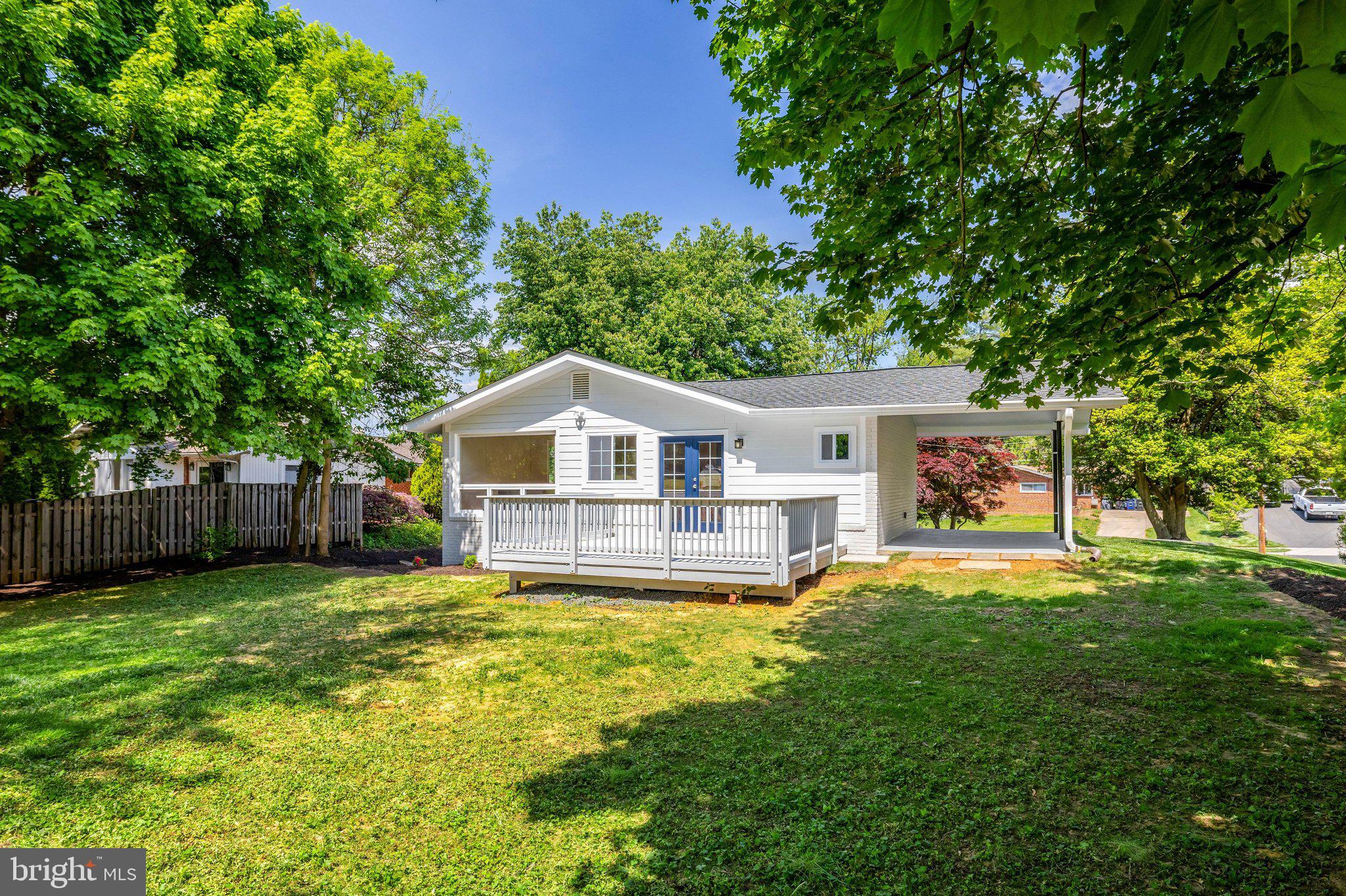 COUNTRY CLUB HILLS - Residential