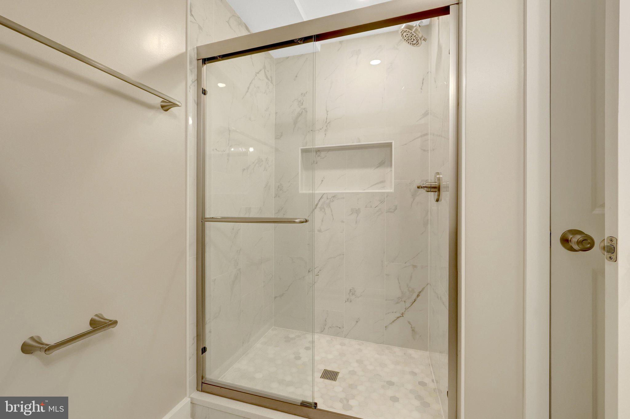 COUNTRY CLUB HILLS - Residential