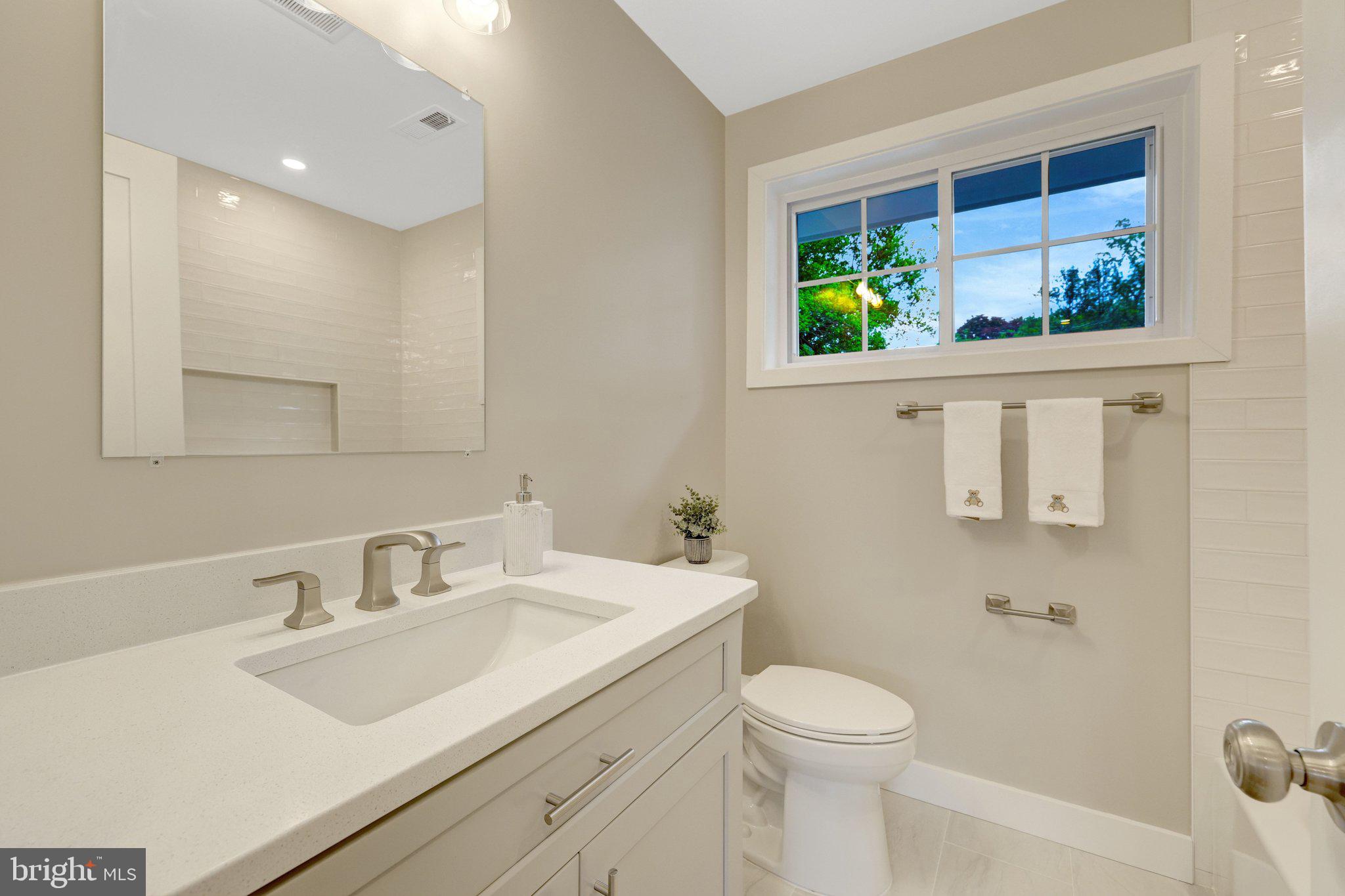 COUNTRY CLUB HILLS - Residential