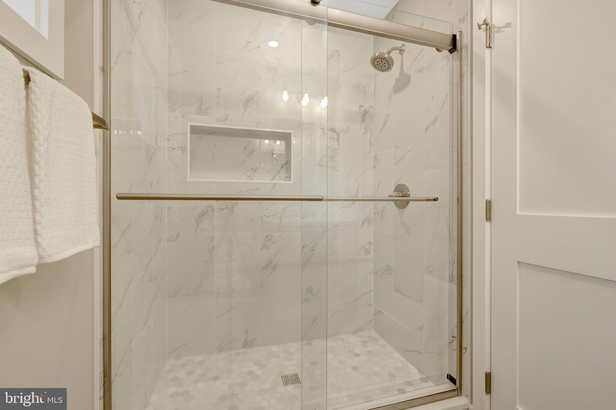 COUNTRY CLUB HILLS - Residential