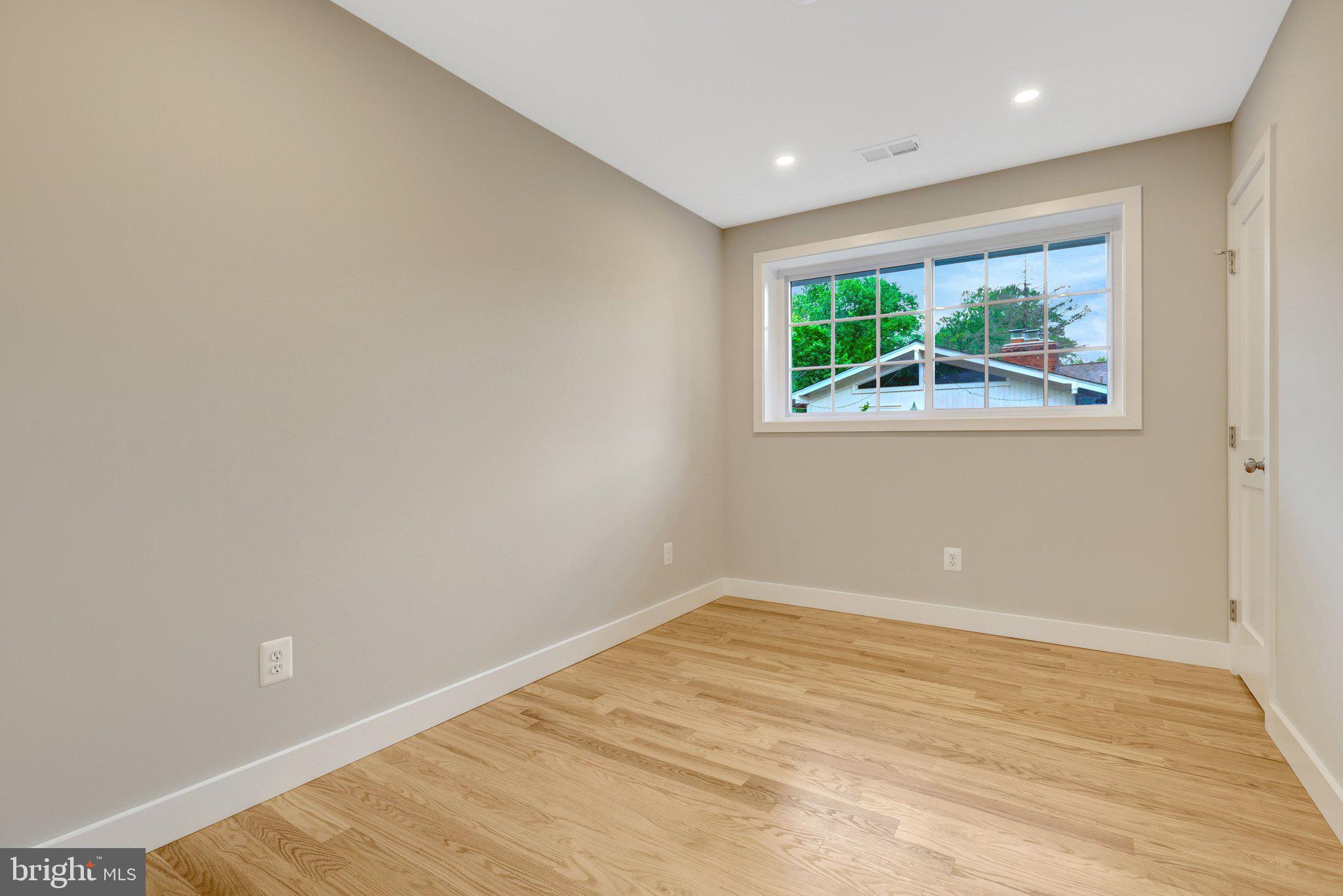 COUNTRY CLUB HILLS - Residential