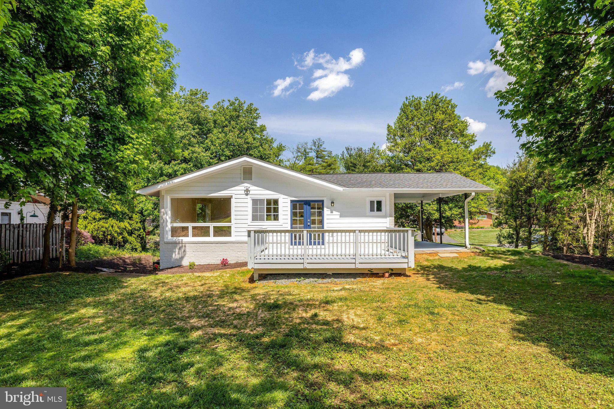 COUNTRY CLUB HILLS - Residential