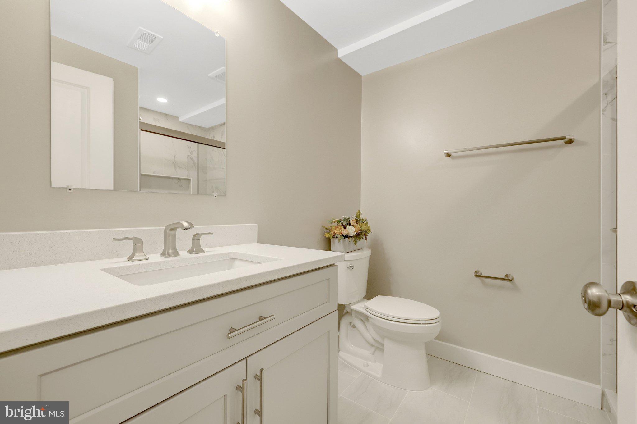 COUNTRY CLUB HILLS - Residential