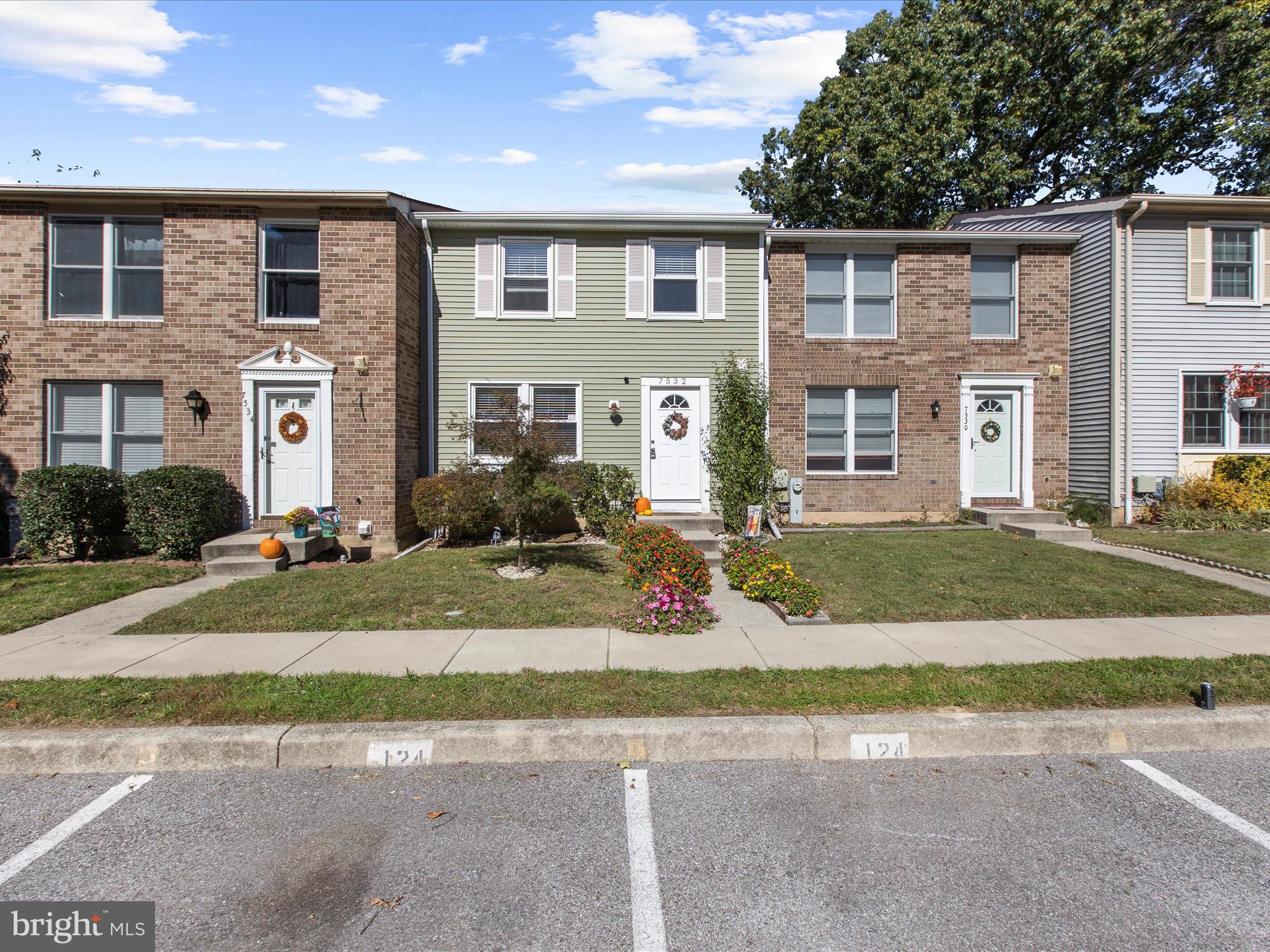 WOODS EDGE TOWNHOME CONDOMINIUMS - Residential